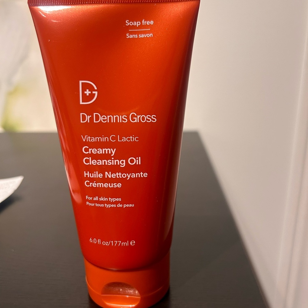 Dr. Dennis Gross Vitamin C Creamy Lactic Cleansing Oil - Picture 2 of 4